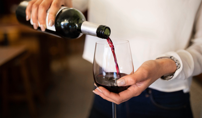 4 dicas para conservar e servir vinho tinto