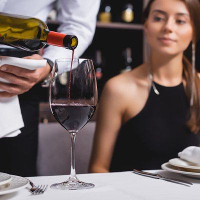 Como escolher vinho no restaurante? Com estas 6 dicas